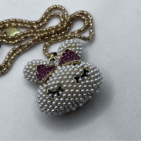 NECKLACE! Betsey Johnson Faux Pearl Bunny w/ Rhinestone Bow BNWT - Picture 5 of 7